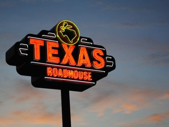 Texas Roadhouse In Trouble After Accidentally Serving Sangria To A Two Year Old And Getting Her Drunk