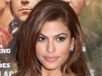 Eva Mendes Had To Apologize Because She Said "Sweatpants Lead To Divorce" And Women Got Super Mad