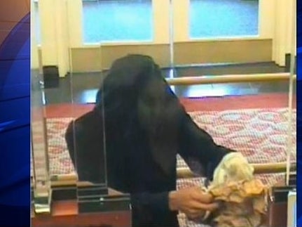 Man Used a Pair Of Scissors To Rob a Bank Because in 2015 It Is Still Incredibly Easy To Rob a Bank