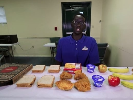 7'6" UCF Hoops Player Tacko Fall Eats 5 Pancakes, 4 PB&Js, 4 Pieces Of Fried Chicken and a Large Pizza A Day