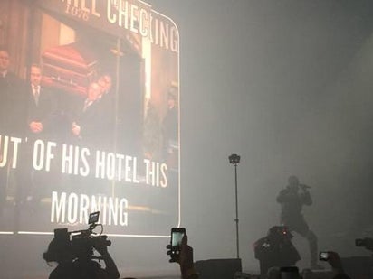 Drake Performs Back To Back Live At OVO Fest, Murders Meek Mill With A PowerPoint Presentation On Screen