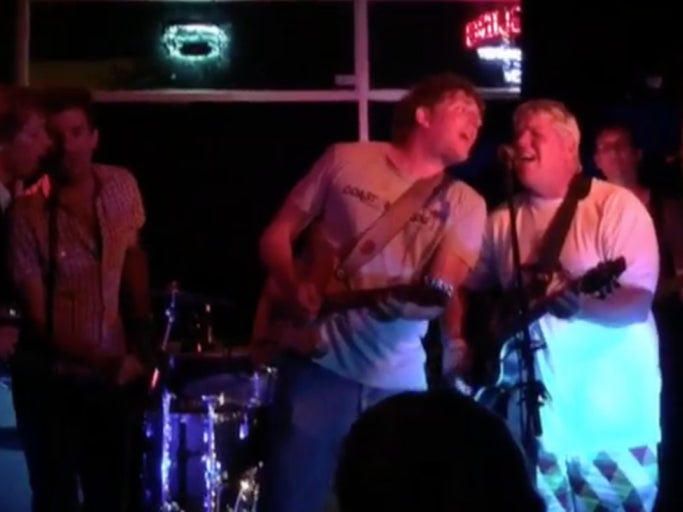 John Daly Sings "Knockin On Heavens Door" At A Bar Just A Few Days After Coming Back From The Dead