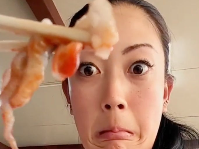 Michelle Wie Eating A Live Squid On Instagram Is DISGUSTING