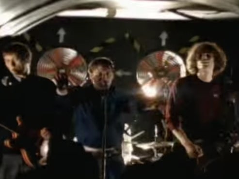 Wake Up With Kaiser Chiefs - I Predict A Riot