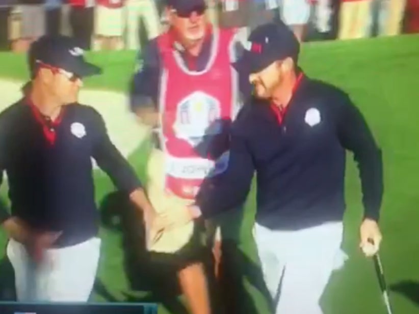 Zach Johnson And Jimmy Walker Continue The Tradition Of Awkward Golf High Fives