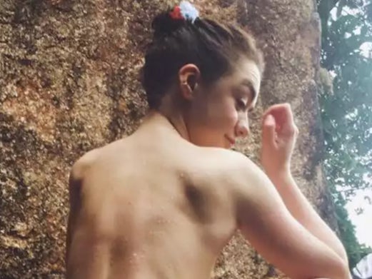 Maisie Williams Is 19 Years Old Now And Flaunting Her Ass In A Thong In A Very Non-Arya Stark Fashion