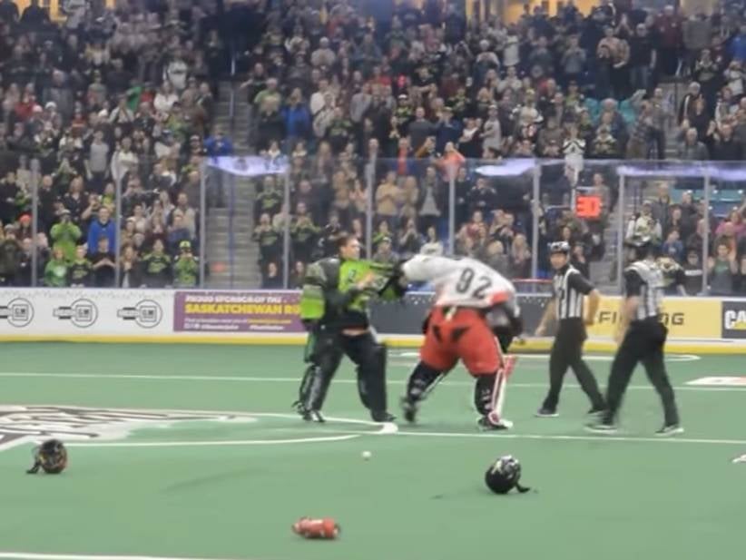 Good Ol' Fashion Goalie Fight Breaks Out During A Line Brawl In The NLL