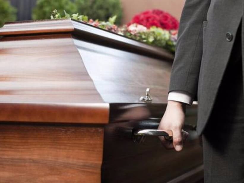 Daughter Writes RUTHLESS Obituary About Her Dead Dad