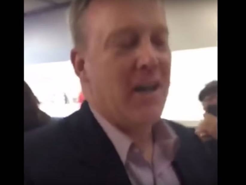Crazy Lady Ambushes Sean Spicer At The Apple Store