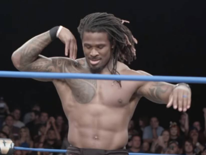 DeAngelo Williams Made His Pro Wrestling Debut Over The Weekend And Was Surprisingly Awesome