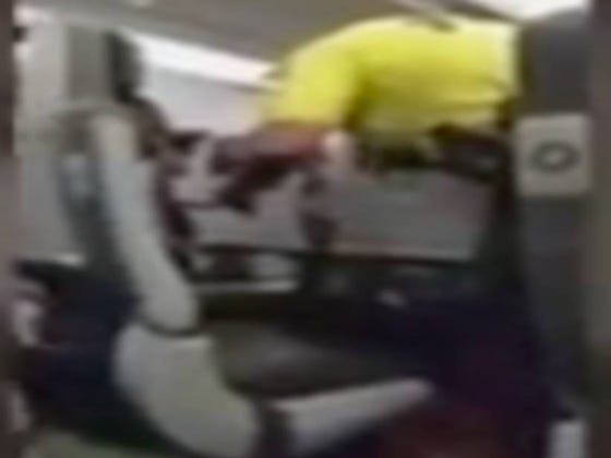 A JetBlue Flight To New York Had To Turn Around Because Some Maniac Started Biting Other Passengers