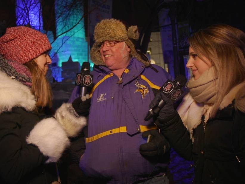 Chicks In Minneapolis Try To Trigger Vikings Fans