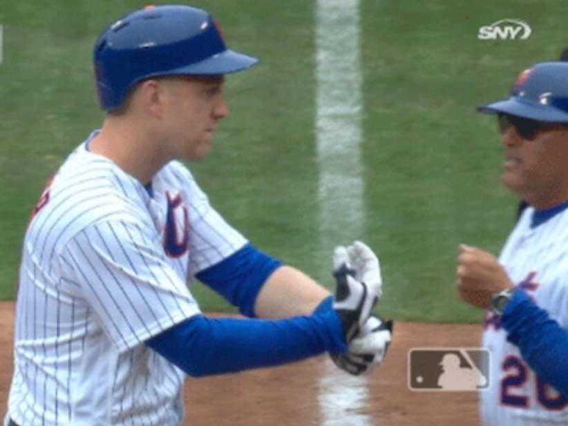 The Mets "Salt And Pepper" Celebration AKA The Indian Burn Handjob Is Going To Carry Them To The Playoffs