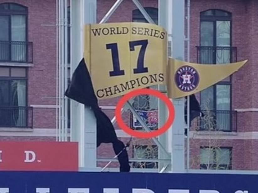 The Pats Fan Who Ruined the Astros Banner Unveiling with a 28-3 Flag is the Hero We Need